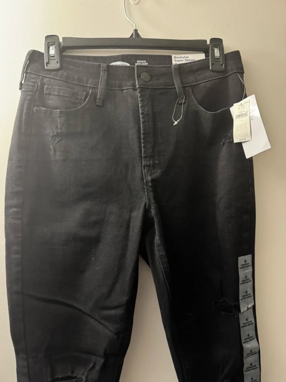 Old Navy Black Rockstar Super Skinny Jeans - Picture 2 of 10